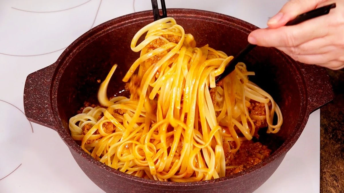 Makaron idealny za każdym razem: 3 triki, które zapobiegają sklejaniu się dania