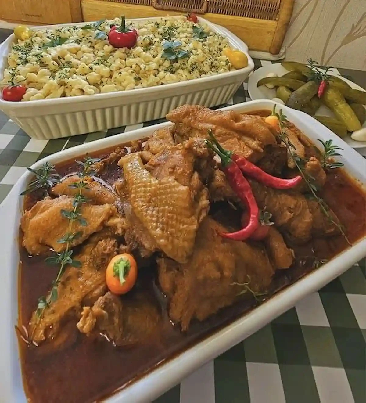 Sekret babć: Jak zrobić naprawdę soczysty gulasz z kury