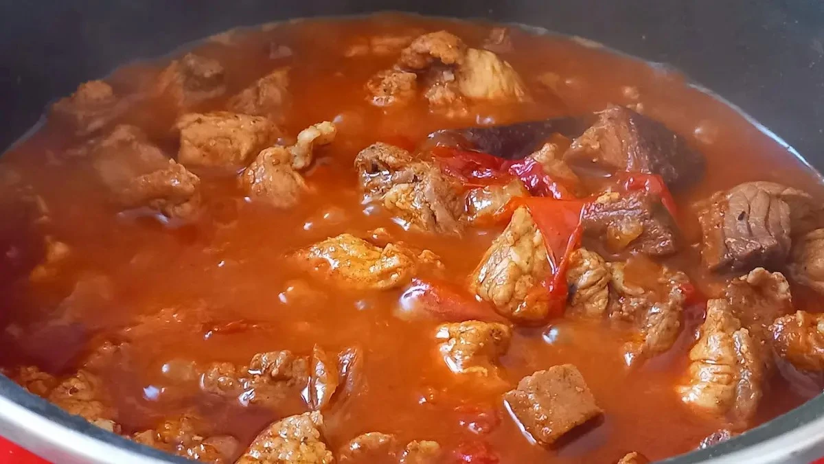 Sekretni składnik babć: jak zrobić gulasz jak z dawnych karczm