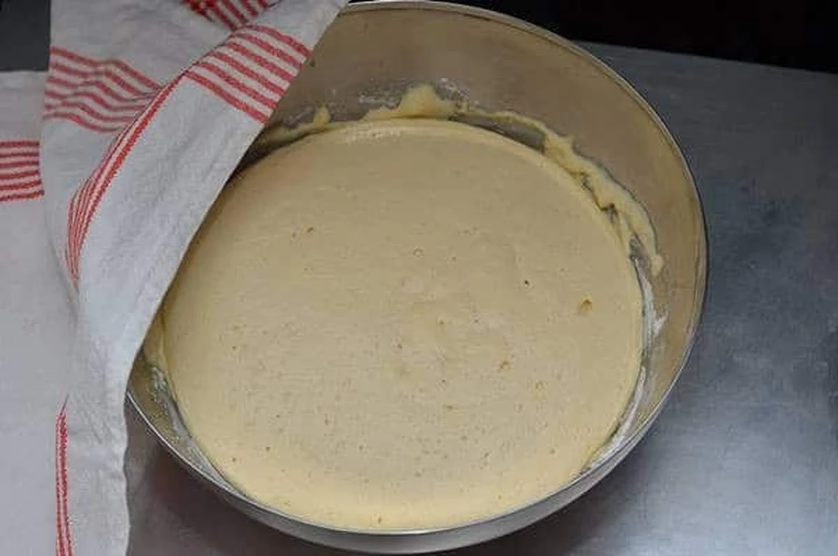 Sekret naszych babć: dlaczego drożdże lądują w cieście na naleśniki