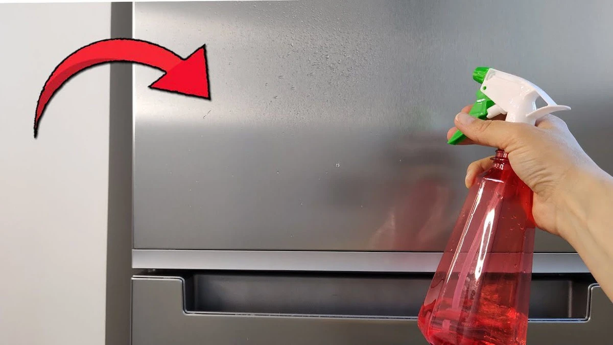 Dwa "groszowe" środki, które błyskawicznie przywrócą blask drzwiom lodówki