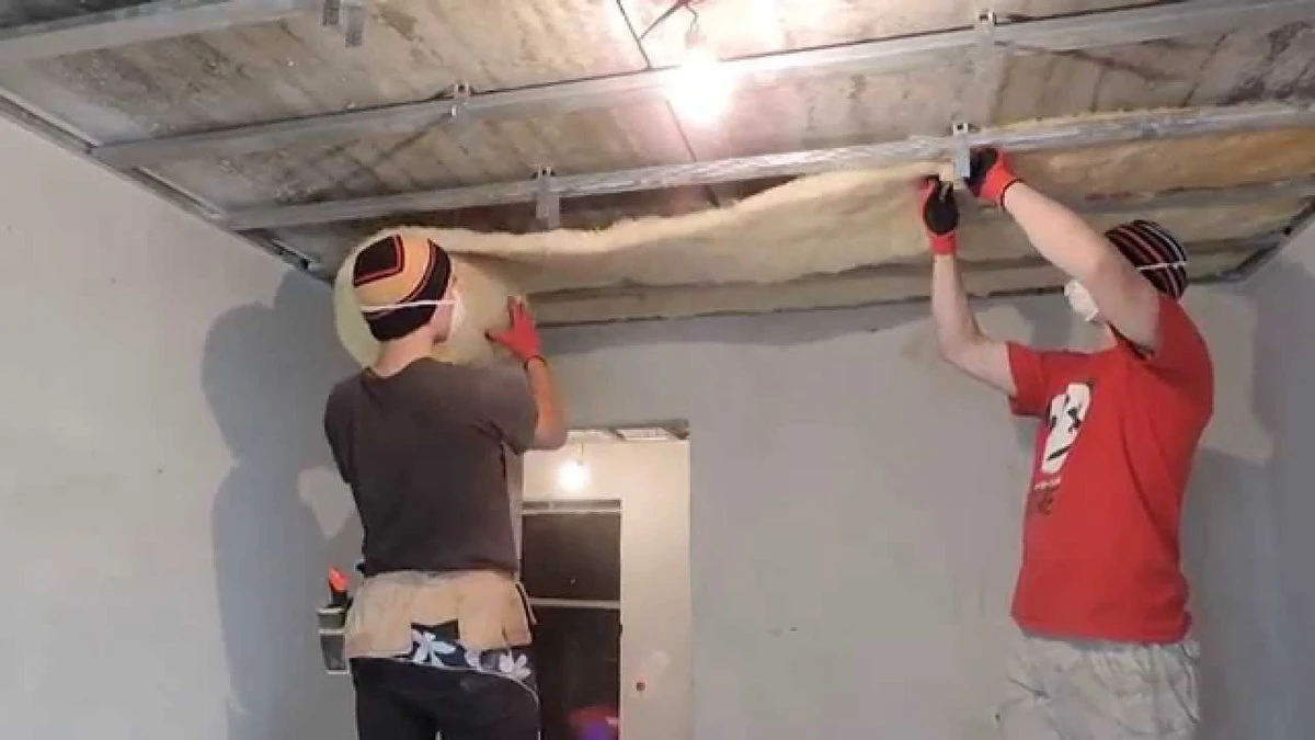 Zimowe mrozy niestraszne: jak ocieplić strop za pomocą butelek i trocin