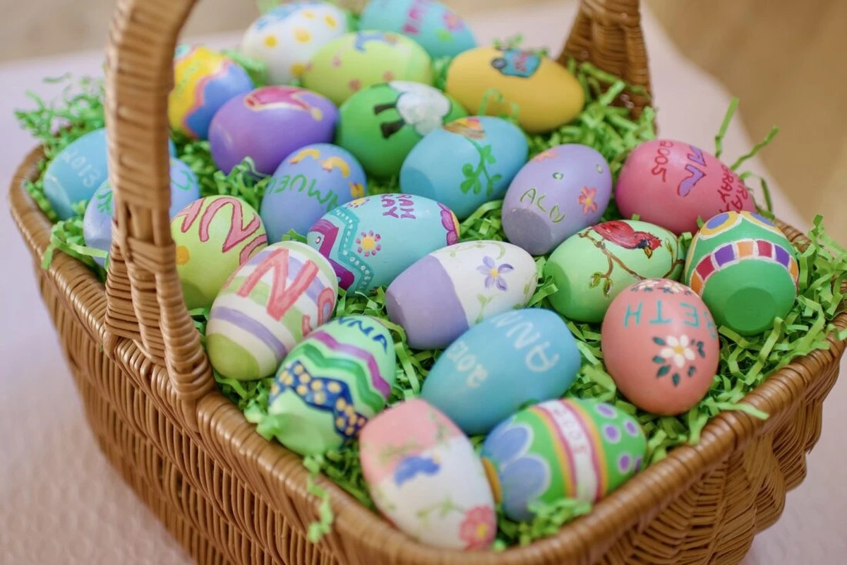 Sok z żurawiny na jajka wielkanocne - przepis na malowanie jak u babci, ale lepiej - image 1