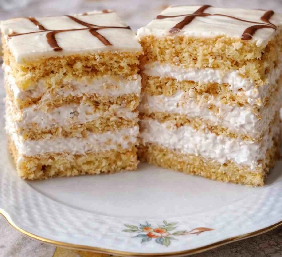 Babcia zdradza sekret prawdziwego tortu Eszterházy – nie uwierzysz, jak prosty jest ten przepis