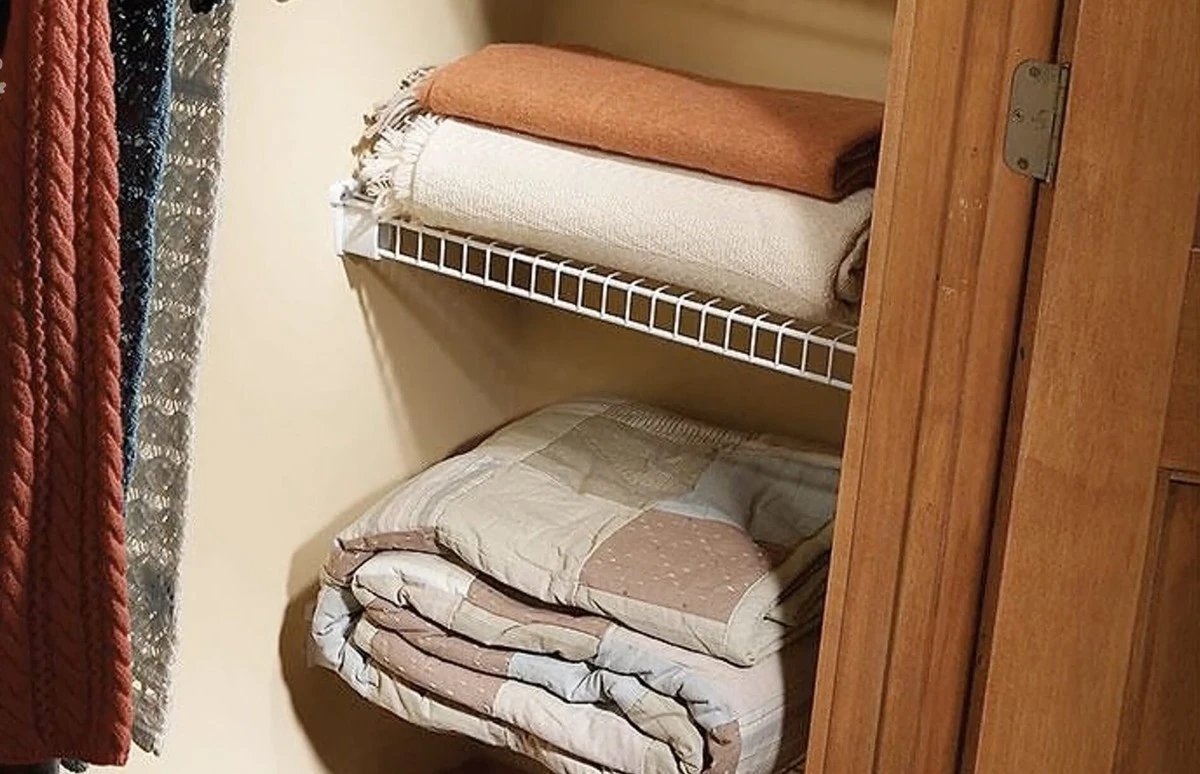 Dlaczego ubrania w szafie pachną stęchlizną? Prosty trik z mydłem, który przywróci świeżość