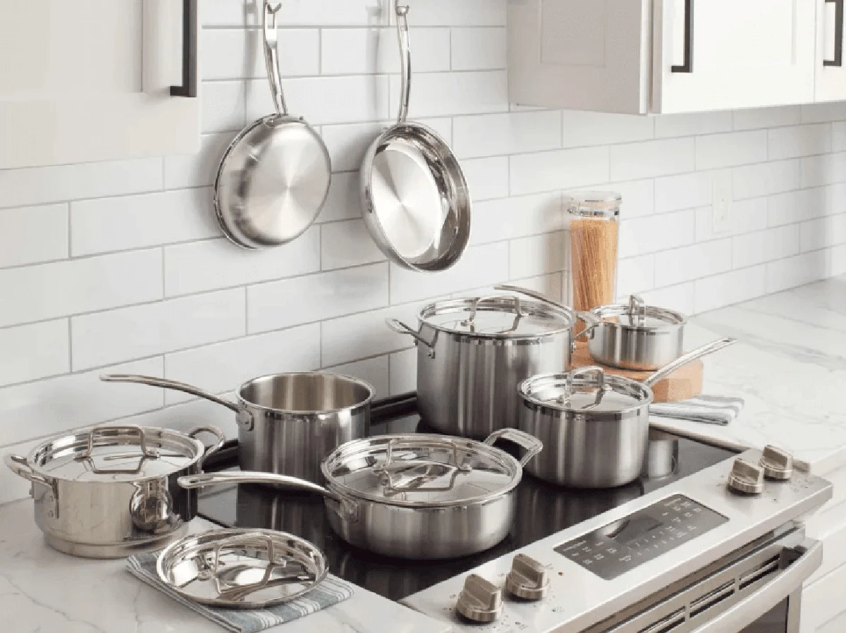 Dlaczego nie chcesz już wpatrywać się w garnek? Znamy prosty trik, by poznać, kiedy czas na nową patelnię - image 1