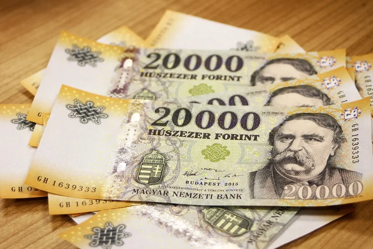 Pieniądze płyną do Ciebie: Te 4 znaki zodiaku odczują finansowy przełom w ciągu 4 tygodni