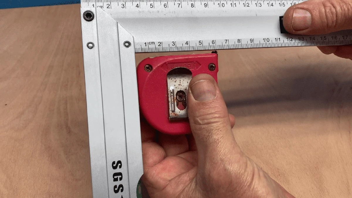 Ząbki i wcięcie w miarce: 5 funkcji, o których 99% majsterkowiczów nie miało pojęcia