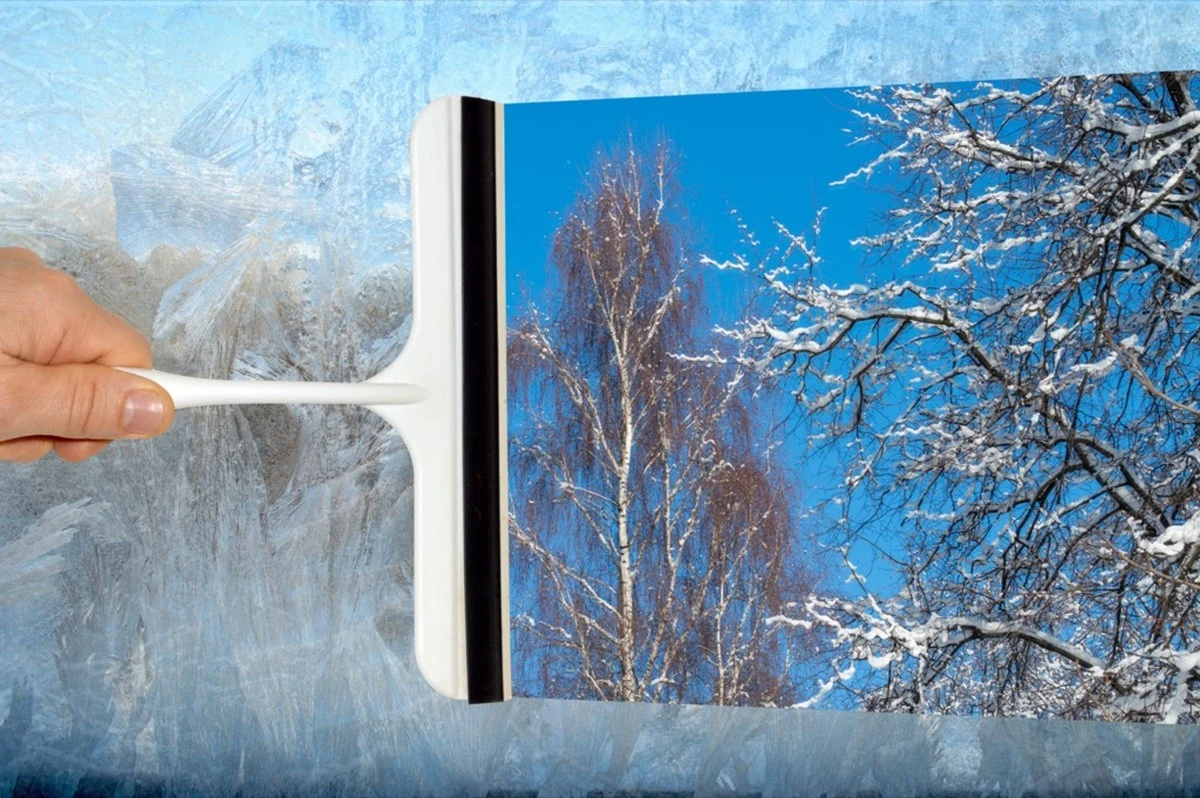 Zimowe mycie okien: sekret 1 łyżki na litr wody, by okna lśniły do lata - image 1