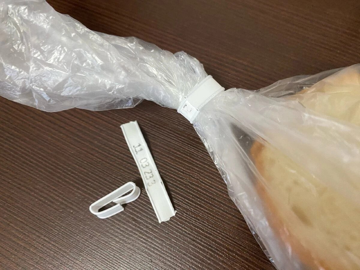 Sprytne klipsy po chlebie: 4 nieoczywiste zastosowania, które odmienią Twój dom