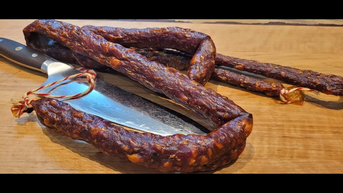 Prosty test z wodą, który zakończył wizyty teściowej po przecenioną kiełbasę. Gdy zobaczyła skład, już nigdy więcej nie przyniosła tej wędliny. - image 1