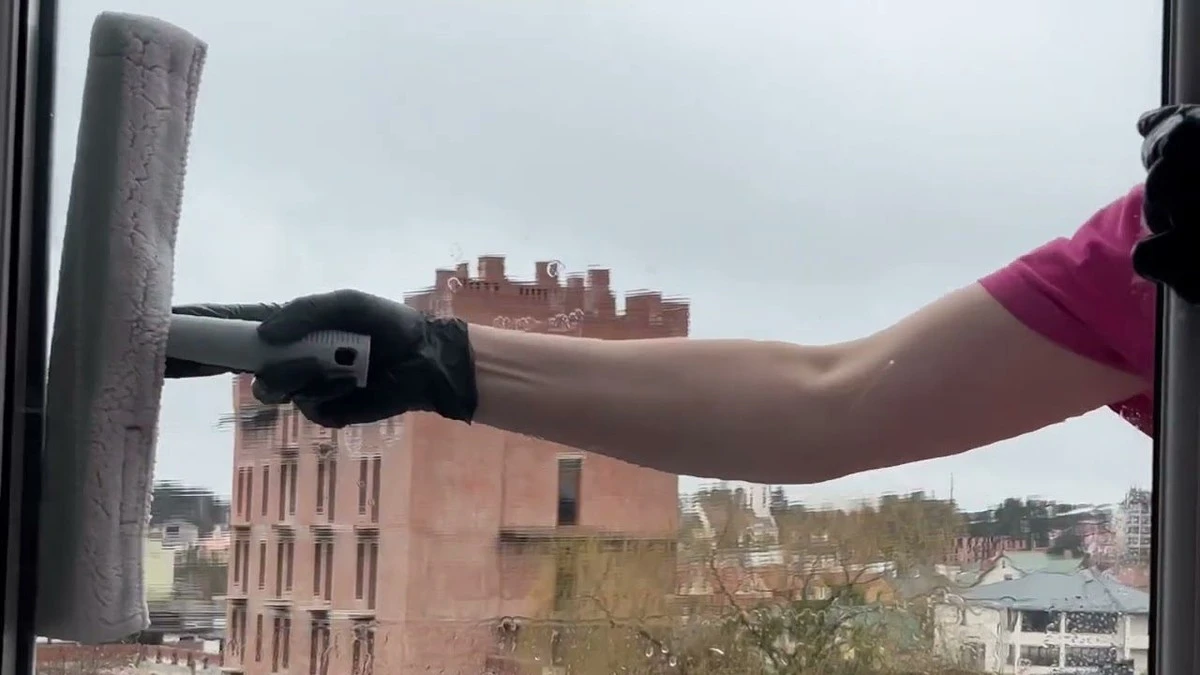 В аптеке забыли этот копеечный эликсир: окна сияют чистотой и не терпят грязи