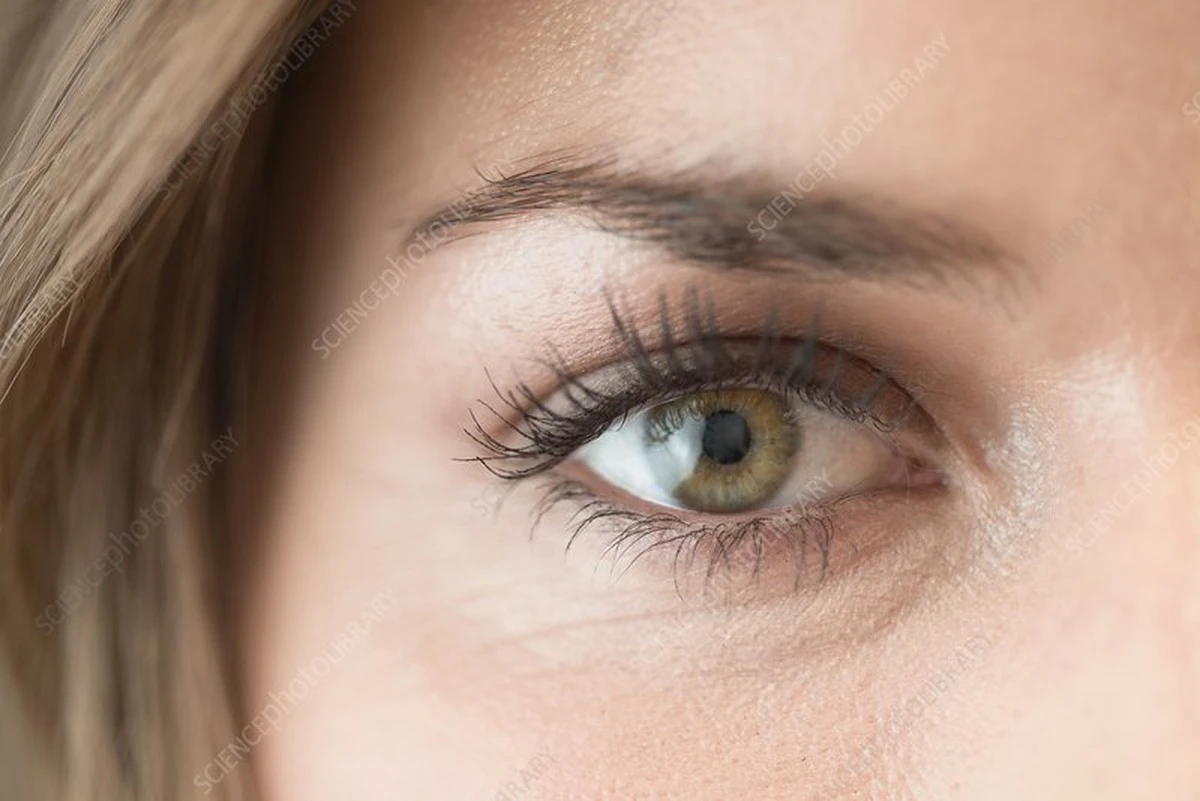 tylkojednookona-extra-1.webp Tylko jedno oko należy do kobiety. Czy zgadniesz które? Twój wybór wiele o Tobie mówi - image 1