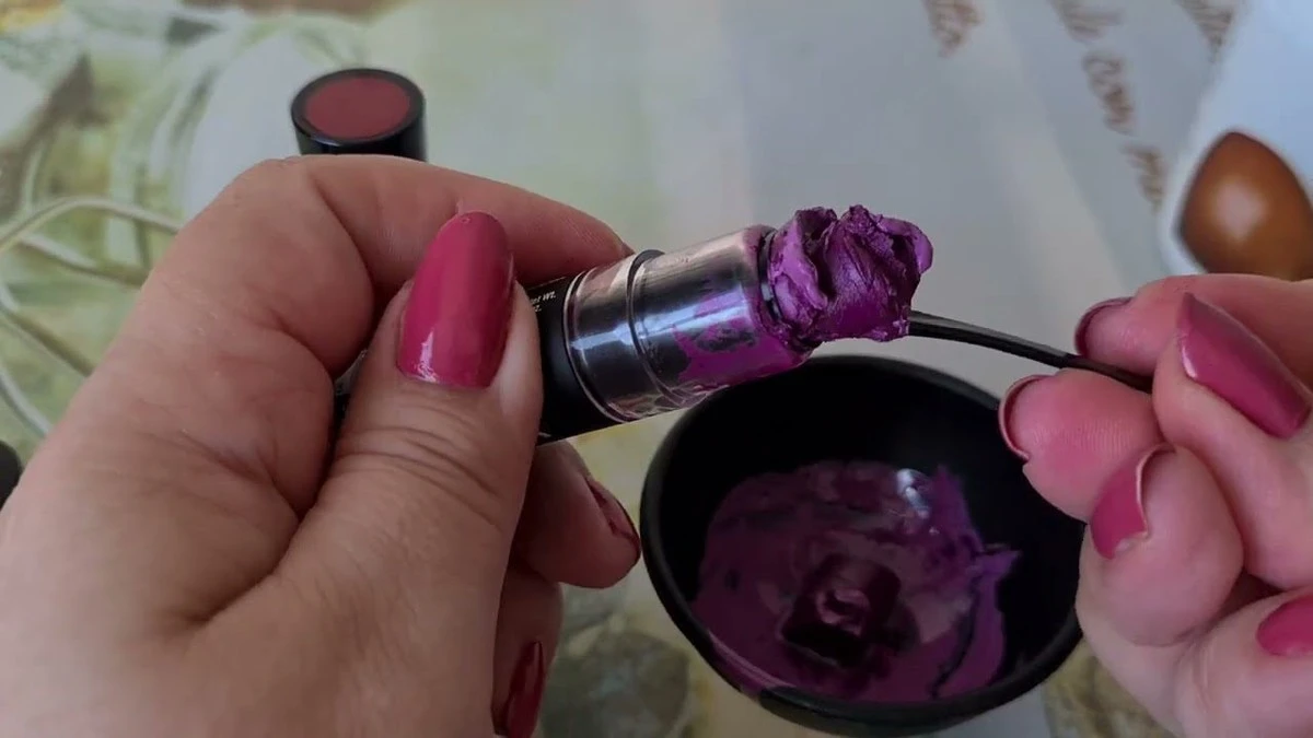 Puste opakowania po pomadce? Ten kulinarny trik odmieni Twoje gotowanie