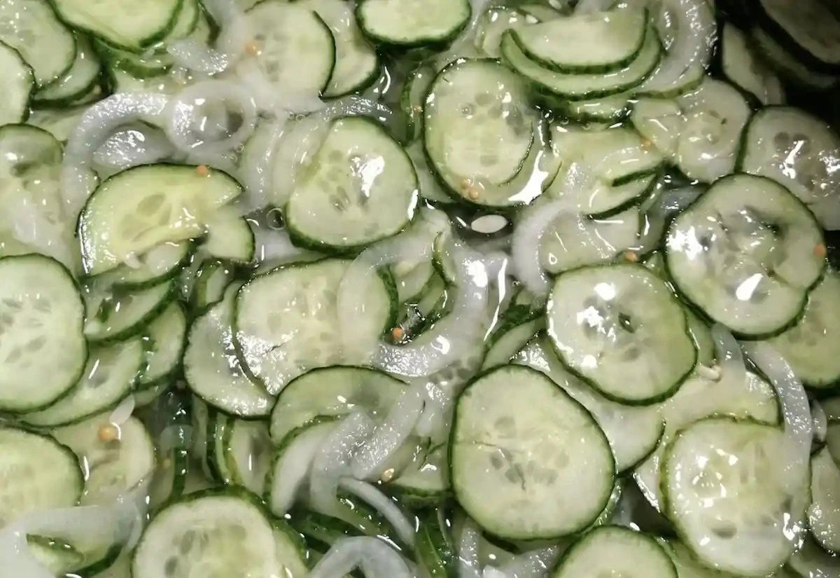 Uniwersalna zalewa do przetworów. Dlaczego działa z każdymi warzywami?