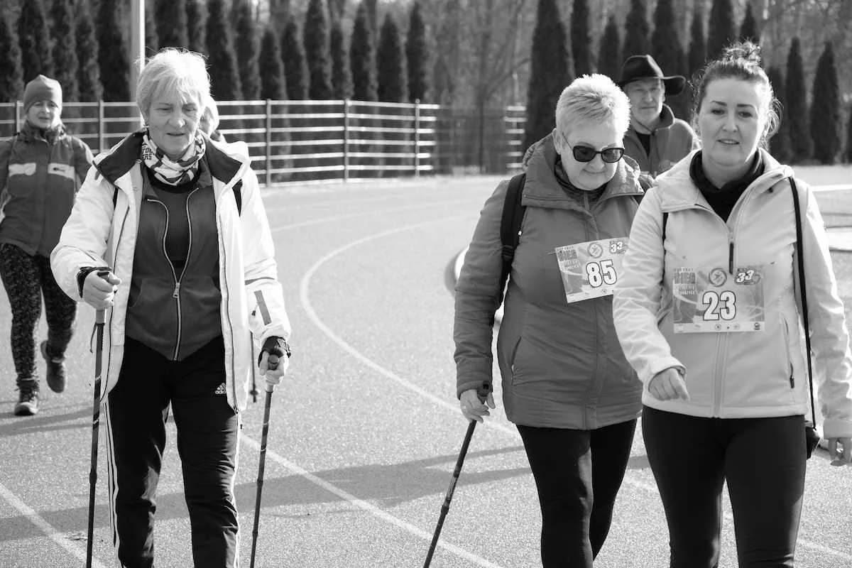 Po 65. roku życia to codzienna aktywność warta 30 minut ma największe znaczenie. Zobacz, dlaczego.