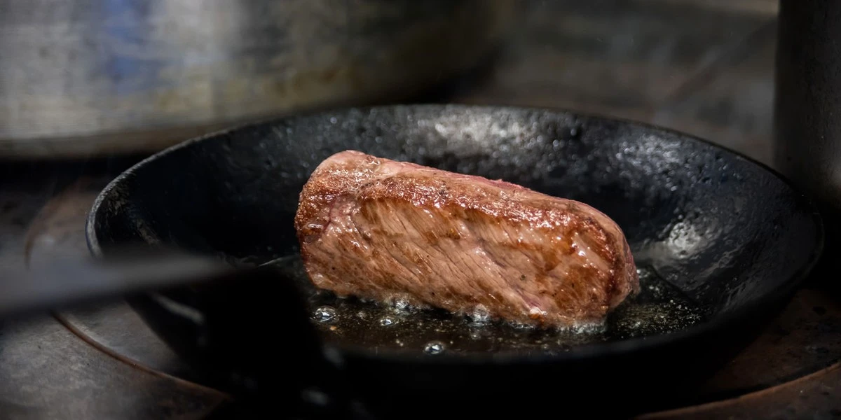 Sekret soczystych kotletów: Nie dodawaj tego, a i tak będą idealne - image 1