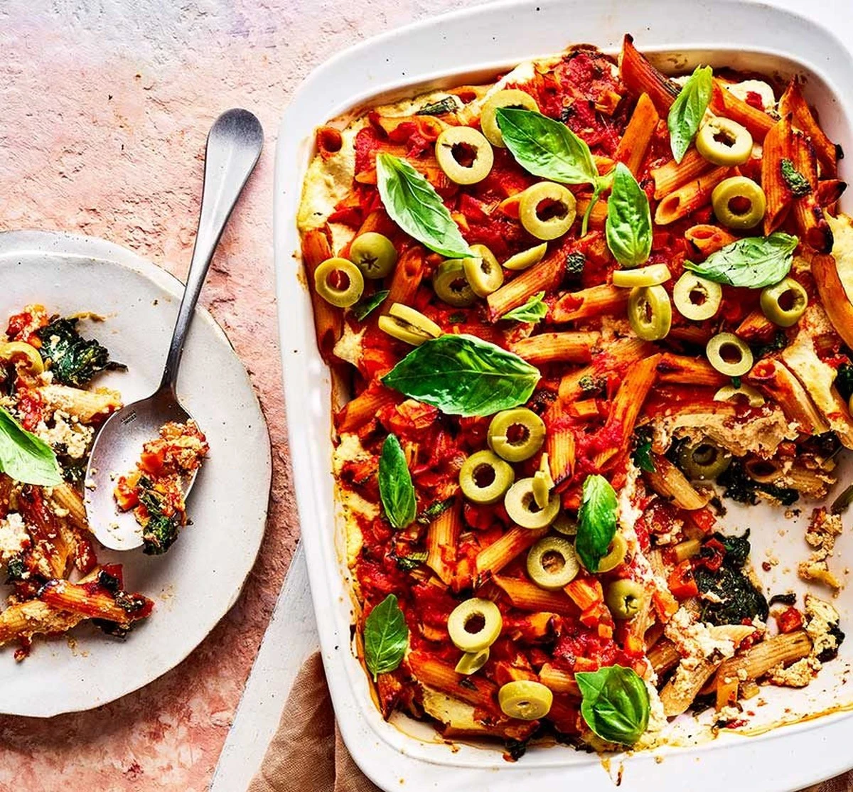 Makaron zapiekany z mielonym mięsem: sekretny przepis, któremu nikt się nie oprze - image 1