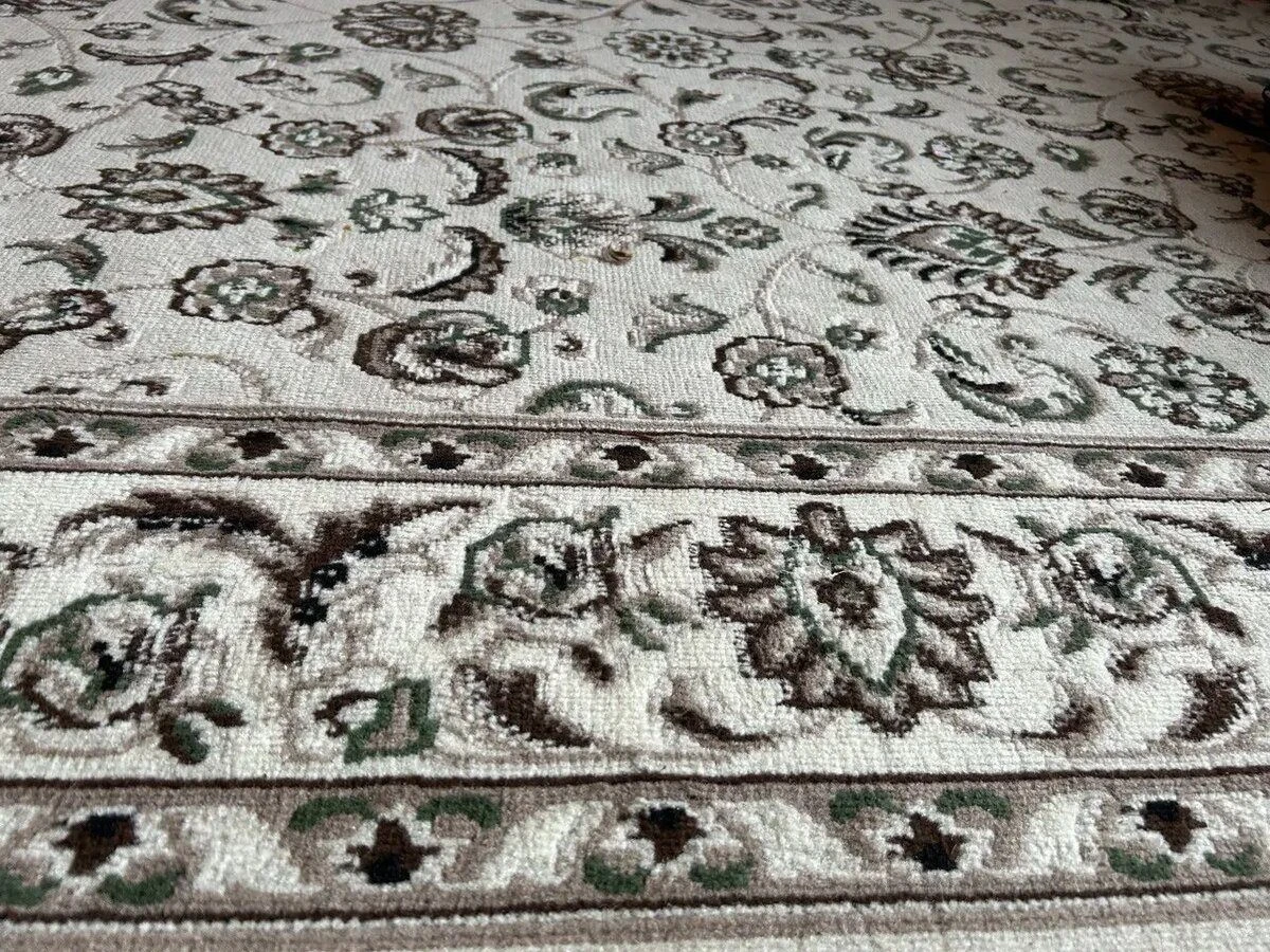 Jedna tabletka zmyje cały brud z dywanu. Efekt lepszy niż z salonu czyszczenia