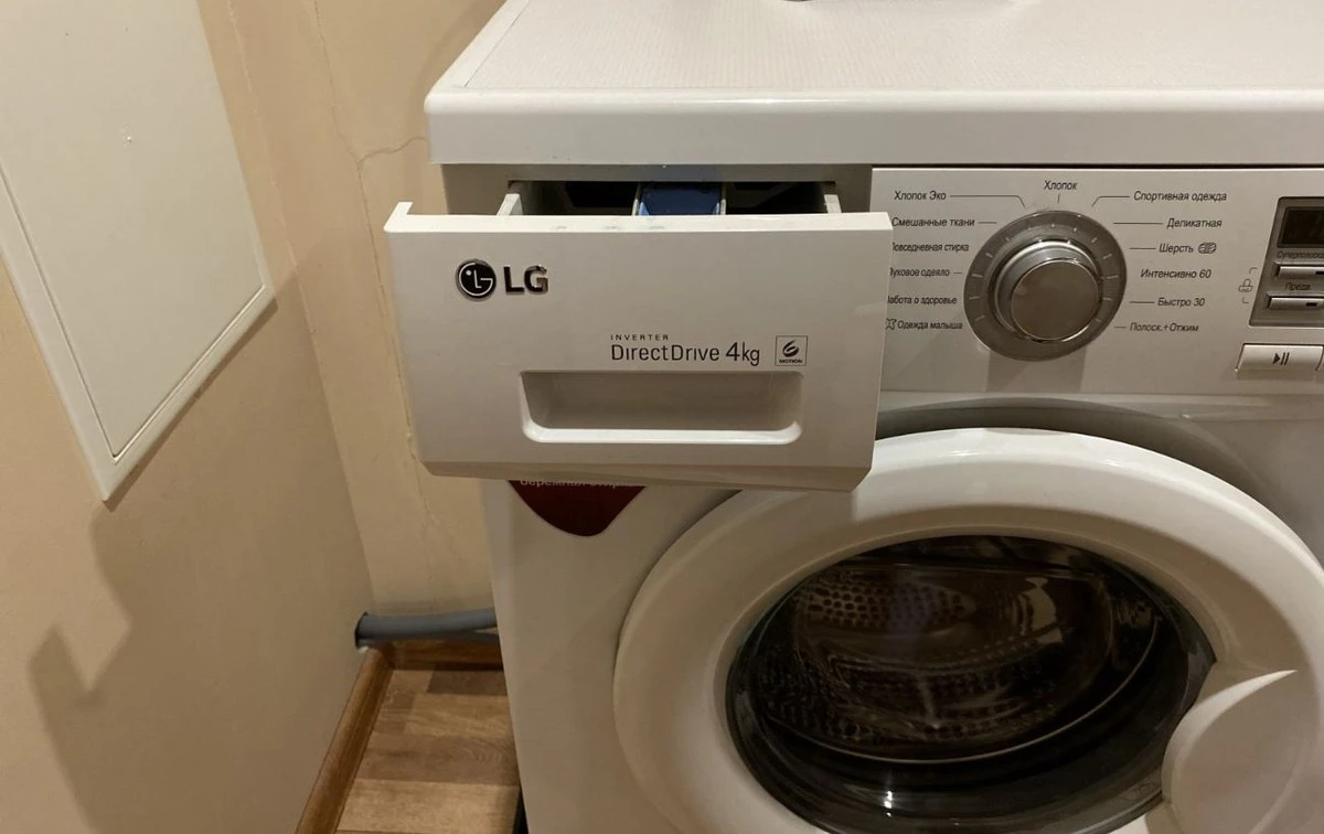 Dlaczego przepłacać za tabletki do zmywarki? Sodą i solą wyczyścisz pralkę do czysta!