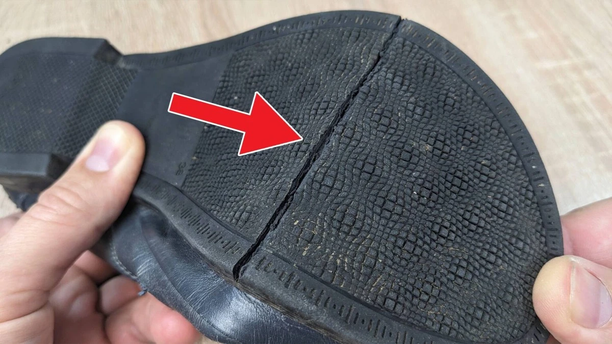 Szklanka piasku i superklej: Twój nowy sposób na zimowe spacery po lodzie