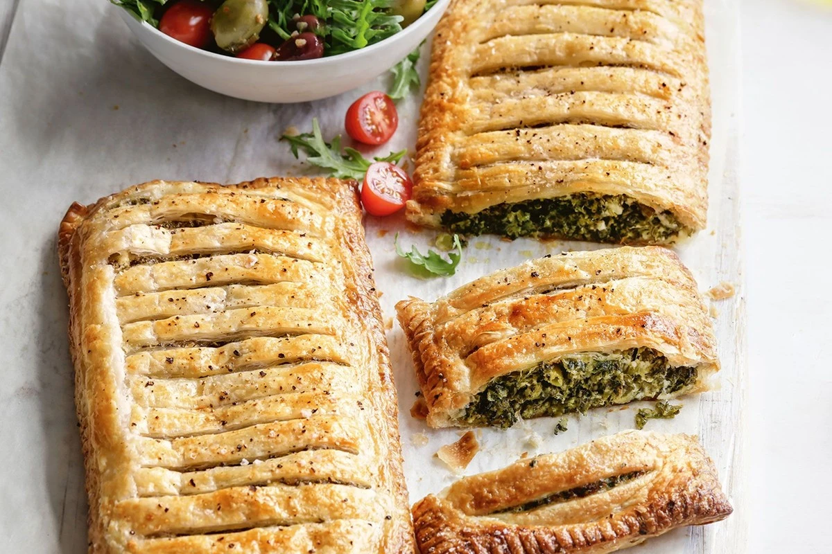 Sekret ciasta ze szpinakiem i ricottą: lekka, wysokobiałkowa wersja bez mąki - image 1