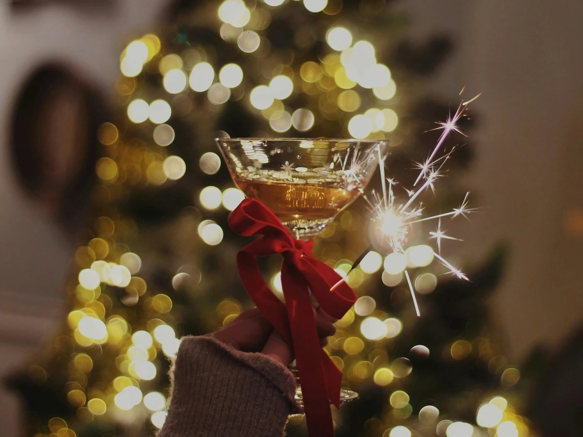 dlaczegoszklank-extra-1.webp Dlaczego szklanki po wyjęciu z zmywarki są mętne? 6 powodów i jak temu zaradzić - image 1