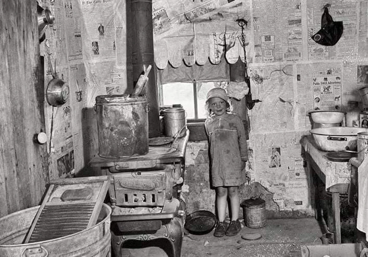 Trzy warstwy gazet pod dywanem: Sä…dzÄ™ sposö…b na ocieplenie mieszkania bez ogrzewania - image 1