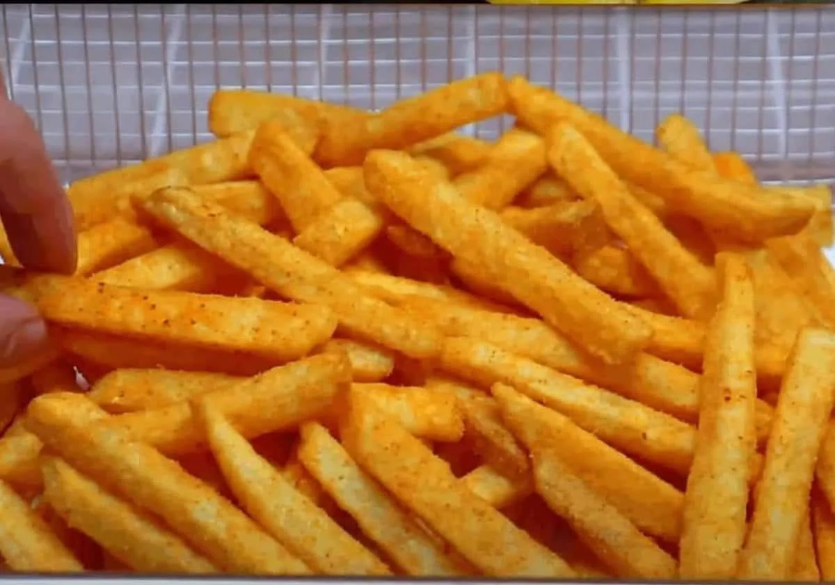 Dlaczego frytki zrobione w domu nigdy nie smakują tak jak te z restauracji – sekret tkwi w tych 3 krokach