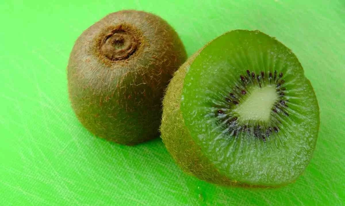 Dlaczego kiwi po obiedzie to sekret na pozbycie się uczucia ciężkości