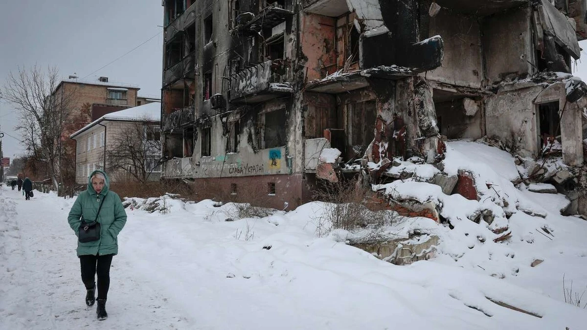 Ukraińska „chałabuda”: w wiosce znaleziono sposób na ogrzanie pokoju, gdy grzejniki są zimne, a prądu brak | Dobra wiadomość - image 1