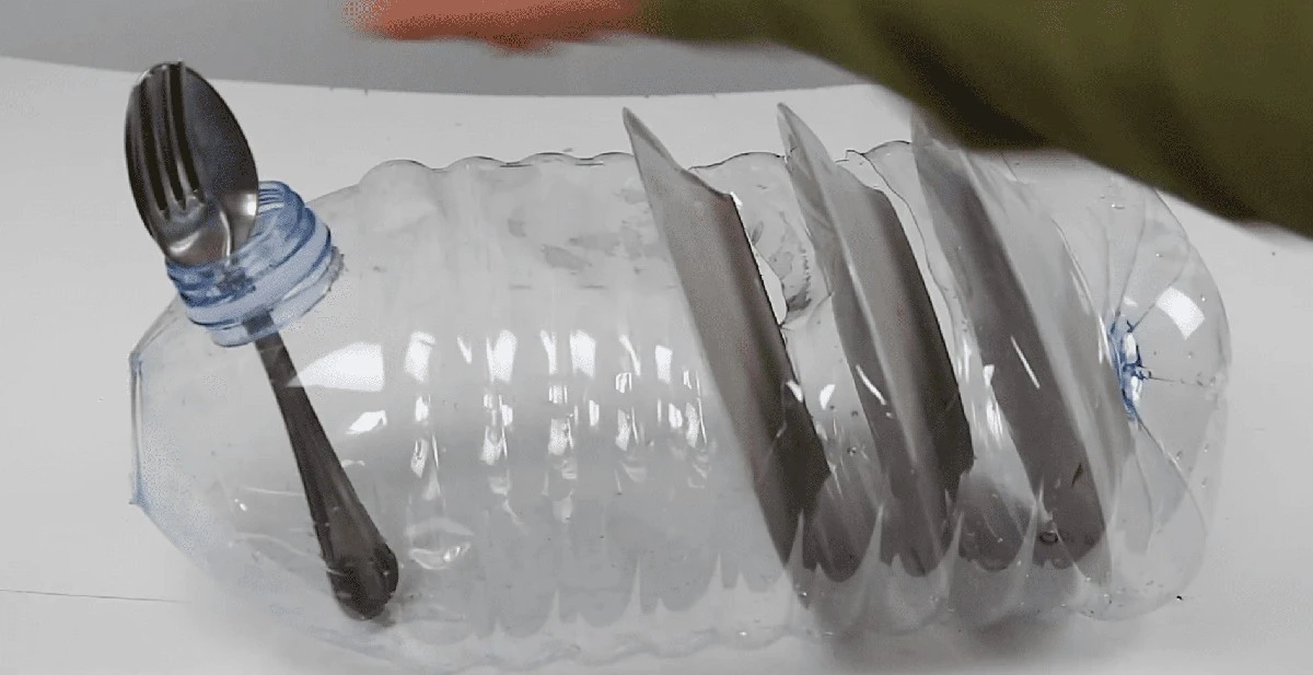 5 sprytnych trików z 5-litrową butelką, które odmienią Twój garaż i działkę