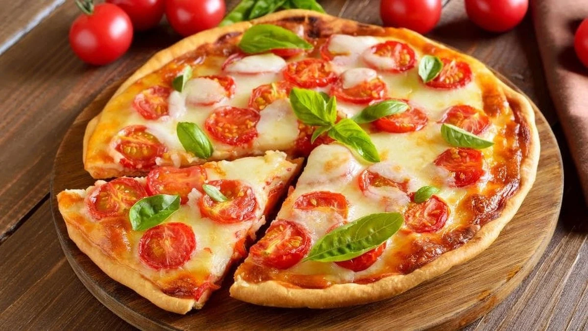 Pizza z jogurtu: Twój nowy sekret na ekspresową kolację bez zakwasu