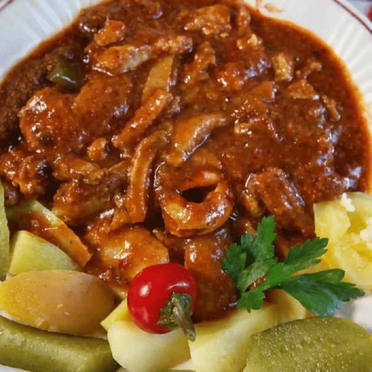 Sekret miękkiego sznycla: Dlaczego kotlety wychodzą twarde i jak to zmienić z pomocą jednego składnika