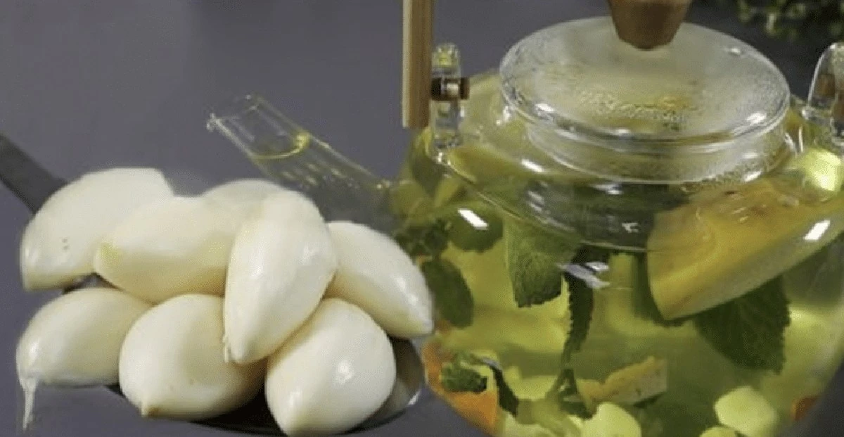 Ten koktajl na oczyszczenie wątroby robi furorę w sieci. Wypróbuj przed weekendem!