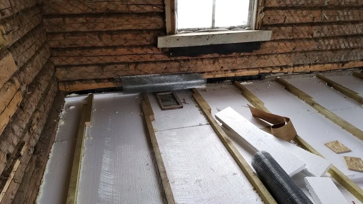 Miał jeden dzień i jeden prosty trik na ciepłą podłogę. Sąsiadom opada szczęka.