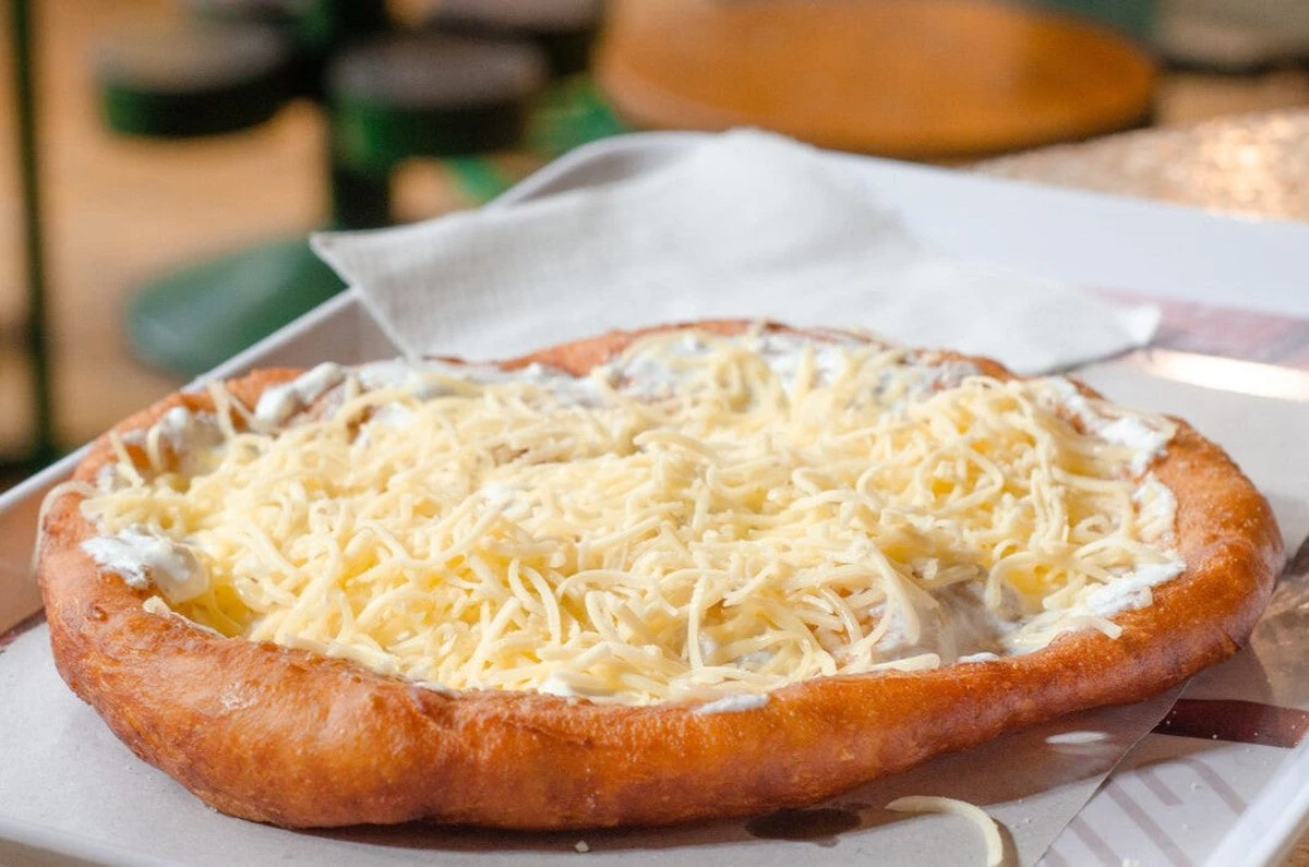 Sekret idealnego ciasta na lángos: Prosty przepis, który zawsze działa - image 1