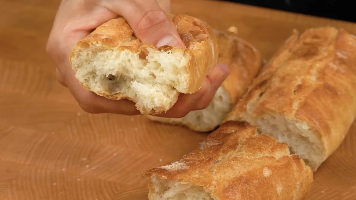Odkryj sekretny sposób, by czerstwy chleb znów był jak świeży w 10 sekund