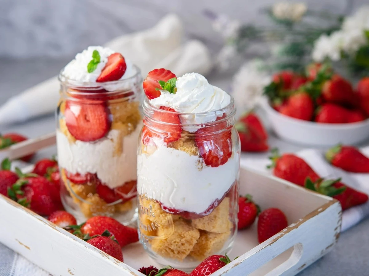 Sztuczka z szarlotką, która sprawi, że będzie puszysta jak chmurka - image 1