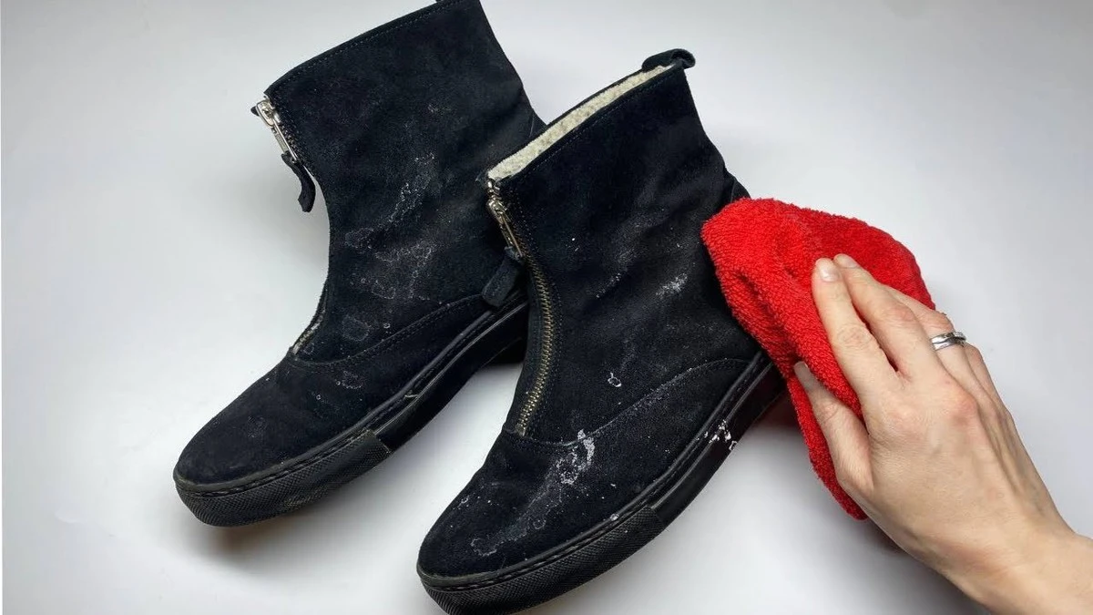 Zapomnij o plamach na zamszu: tajna metoda z chlebem, którą znają tylko sprytne gospodynie